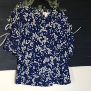 H&M royal blue & white floral top.